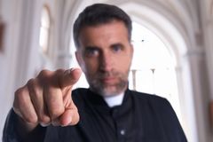 Caution against the Church prioritising domineering leadership in America's current cultural moment
