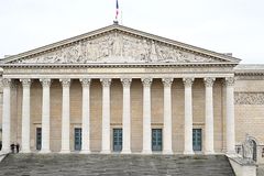 French lawmakers narrowly approve assisted suicide law
