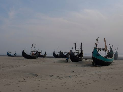 UN fears over 500 Myanmar refugees drowned as boats sink