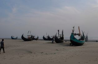 UN fears over 500 Myanmar refugees drowned as boats sink