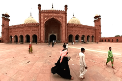 Muslim Woman Gains Custody of Christian Girl in Pakistan - Morningstar News