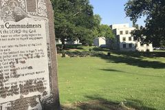Arkansas appeals removal order for Capitol Ten Commandments