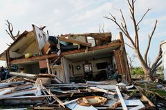 Violent tornado tears up northeast Wisconsin towns