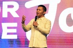 Manny Pacquiao urges Christians to set soul-winning goals