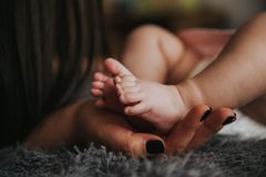 Motherhood study evaluates depth of life transformation for new moms