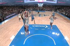 Sophie Cunningham reacts to DiJonai Carrington's 'white privilege' post after hard foul, ejection
