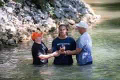 FROM THE COLLEGES: 28 baptisms among Carson-Newman, Shorter U football teams | Baptist Press