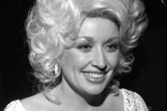 Global Outpouring of Love for Dolly Parton: 'A Humble Heart for Jesus' | CBN