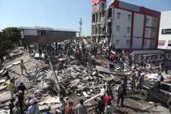 Powerful 7.4 Magnitude Quake in Colombia Leaves 179 Dead, 3,000 Missing | CBN