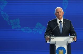 Christians and World Leaders Gather in Kyiv to Pray