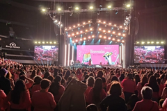 Thousands of women gather at Arena Ciudad de México for Bible-centered event