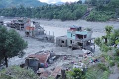 900+ Dead in Nepal: Operation Blessing Now on the Scene, Helping Survivors | CBN