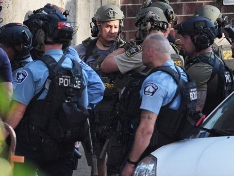 Three dead in Minneapolis shooting; Officers’ response praised