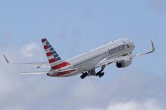 갑자기 회항한 여객기… ‘마스크 거부’ 승객 1명 때문