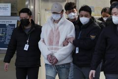 ‘분양 합숙소’ 피해자 냉수 고문에 강제 삭발도