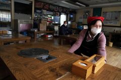 벼랑 끝인데 고작 대출 지원… 결국 기업 일자리 확대가 해법 [이슈&탐사]