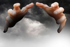 엘베서 여중생 가슴 만진 70대 의사…재판서 황당 변명