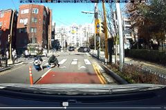 폐지 날아가자…한달음에 달려간 초등학생들[아살세]