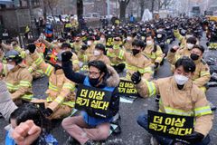 [포착] “더 이상 죽기 싫다”…방화복 입은 소방관의 외침