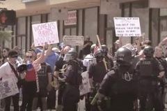 다른 나라가 평등법 제정했다고 ‘절대선’이라 주장할 수 있나