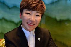 프로골퍼 신지애, 자살유족 자녀 위해 지속적인 나눔 활동