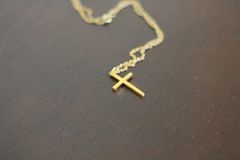 英 간호사, ‘십자가 목걸이’ 착용 이유로 해고당해