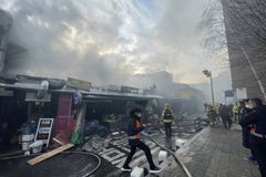 서울 흑석시장 이불가게 화재…진화까지 3시간 이상