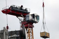 광주 붕괴 현장, 65㎜ 기운 타워크레인 추가해체하나