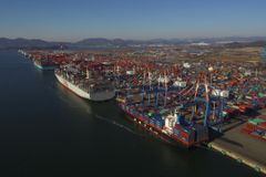 여수광양항만공사, 3658억 여수박람회장 빚 떠안나…논란