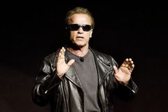 ‘터미네이터’ 슈워제네거, 4중 충돌 교통사고… 부상은 경미