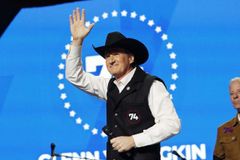 실용 엘리트 아닌 ‘리틀 트럼프’… 美 버지니아 주지사의 배신