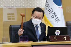 김 총리 “먹는 치료제 효과 확실… 위증증 안가”