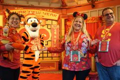 디즈니랜드 저격 다큐 만든 사람…놀라운 반전 실체