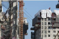 광주 세번째 실종자 28층서 발견…203동도 붕괴 위험