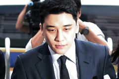 ‘버닝썬’ 승리, 반성했다고…軍 법원 2심 절반으로 감형