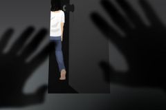 “잘못 눌렀다” 뒤로 떨린 목소리…‘스토킹’ 범죄 직감했다