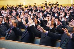 “다시 한 번 거룩한 십자가 붙들고 울길”