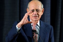 진보적 브라이어 美 대법관 은퇴… 후임에 첫 흑인여성?