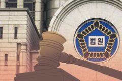 고교생 제자와 성관계 맺은 40대 여교사…2심도 ‘집유’