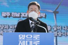 이재명 ‘성남FC 의혹’ 시끌… 檢 내부 갈등에 재조명