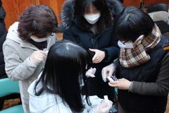 압도적 확산세… 신규확진 1만7542명, 누적 80만 넘어