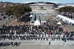 “3시간 기다려도 검사 못받을 수 있어요” 마감 퇴짜까지