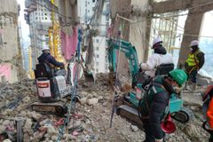 광주 붕괴사고 4번째 매몰자 발견…2명은 오리무중