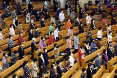 현행 방역조치 2주 연장… 종교활동 수칙도 그대로