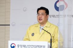 정부 “방역패스 변경 여부 검토... 미접종 중증이 고민”