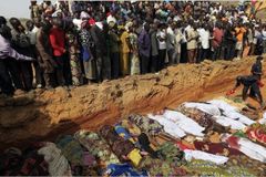 나이지리아 무장단체, 또 교회 예배 급습… 60명 이상 납치