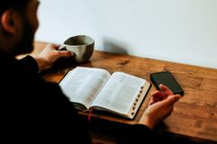 ‘소리 내어 성경 읽기’, 왜 필요한가