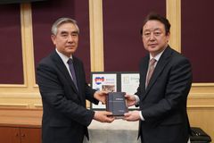 송내사랑의교회, 창립 70주년 기념해 캄보디아에 성경 기증