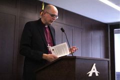 성경적 결혼관 책자 출판 혐의로 기소된 핀란드 주교 “복음 위태로워”