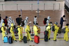 내달 최대 27만명 '정점'…넘으면 일상회복 가능할까